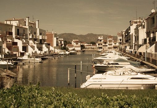 gestion airbnb de pisos turisticos en Ampuriabrava