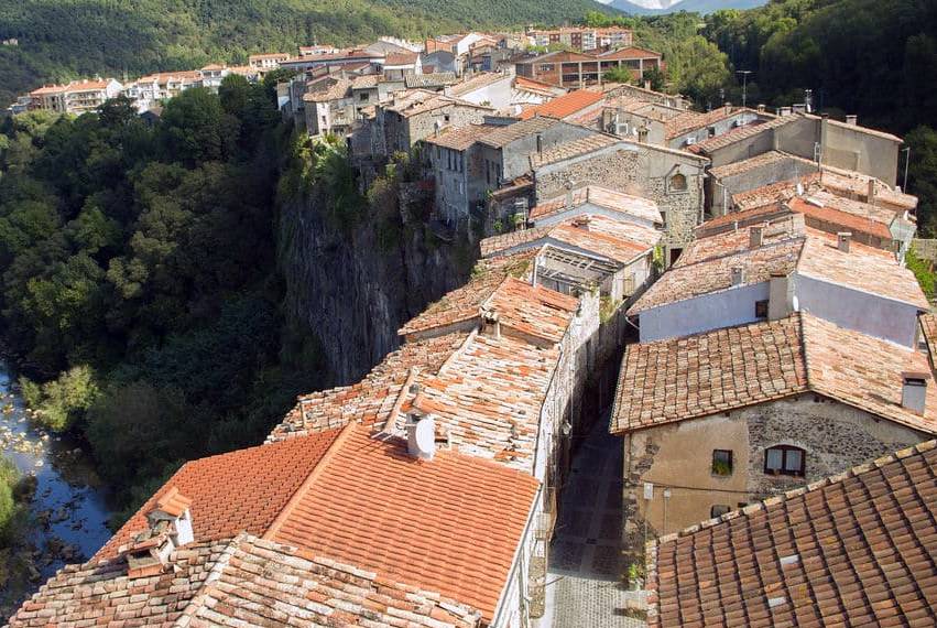 gestion airbnb de pisos turisticos en castellfollit de la roca